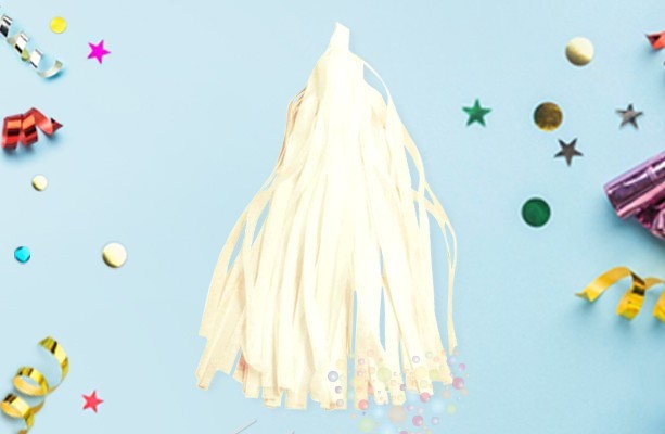 Помпон бежевый "Кисточка", 35 х 25 см